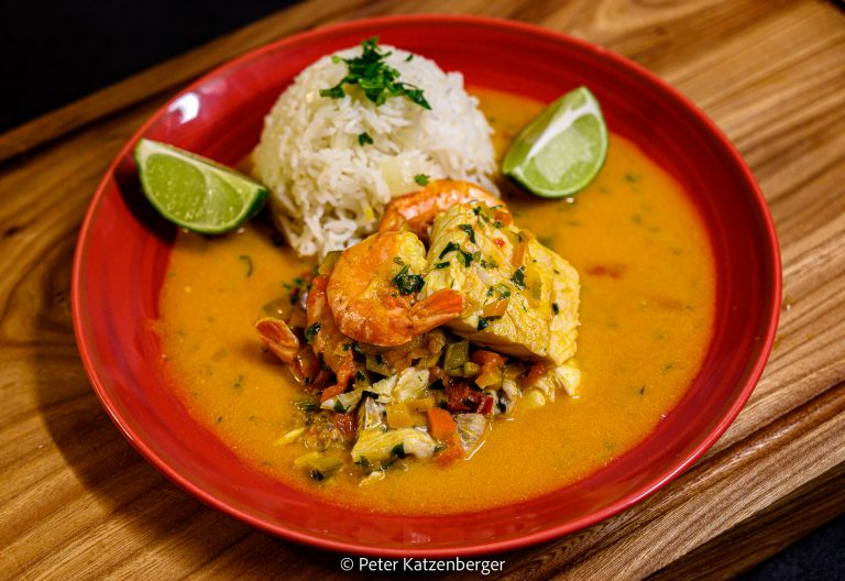 Moqueca - ein Fisch-Krabben-Eintopf aus Brasilien - Bistro Global